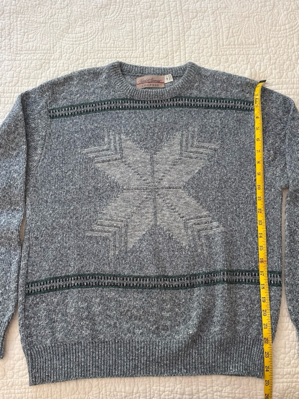 Gray Crewneck Sweater with Textured Star Motif and Green Trim